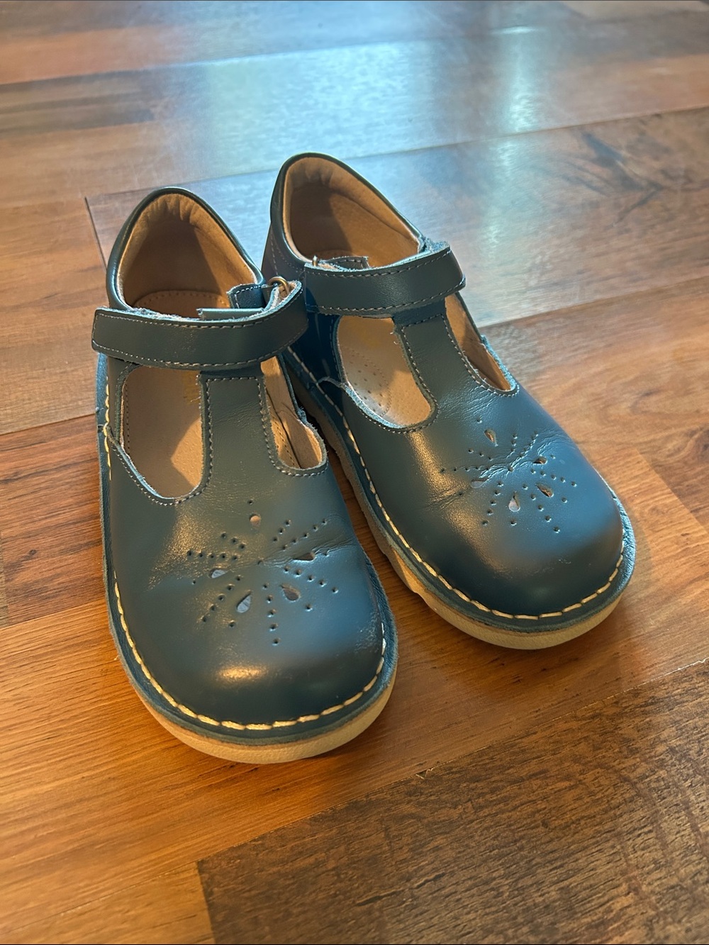 Girl Size 2 - Velcro Shoes - L’AMOUR - Leather